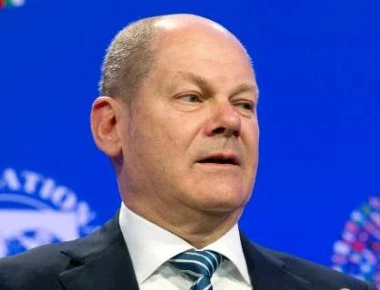 Όλαφ Σολτς: «Η διάσωση της Ελλάδας αποτελεί ένδειξη της ευρωπαϊκής αλληλεγγύης»